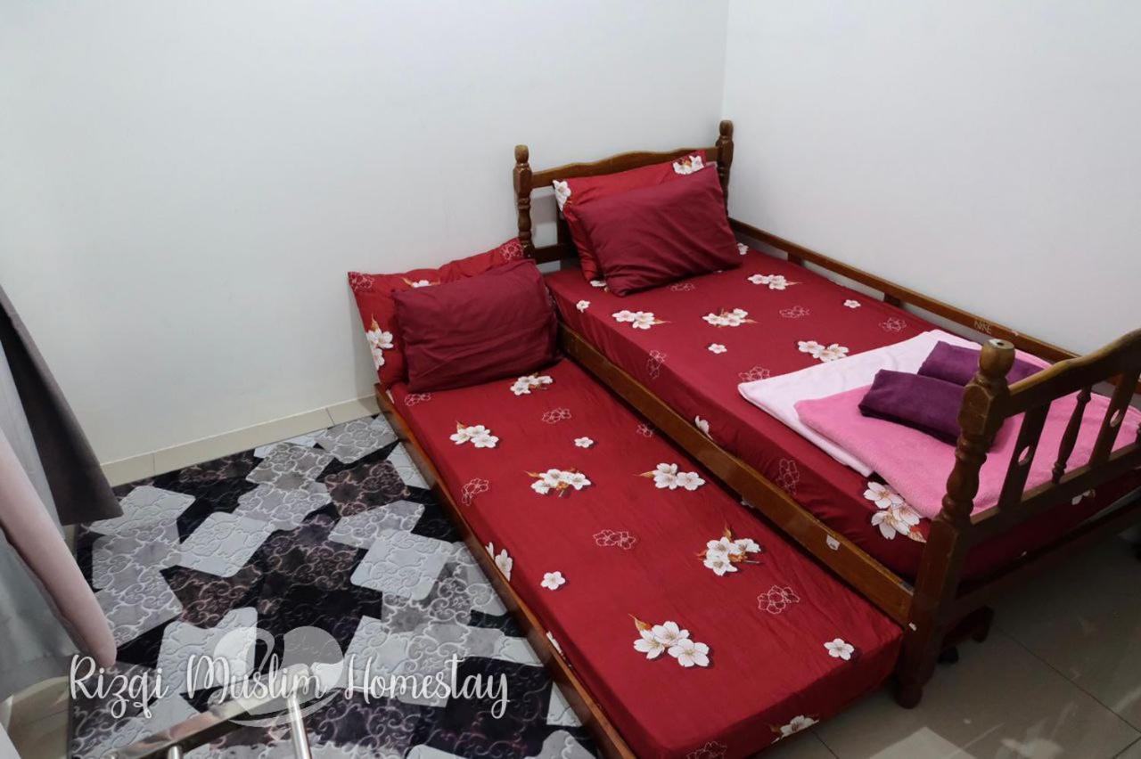 Rizqi Muslim Meru Casa Kayangan *
